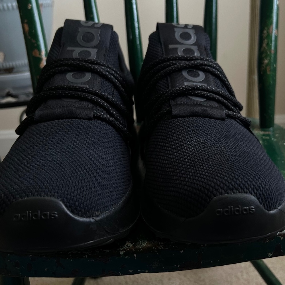 Adidas men’s Tennis Shoes